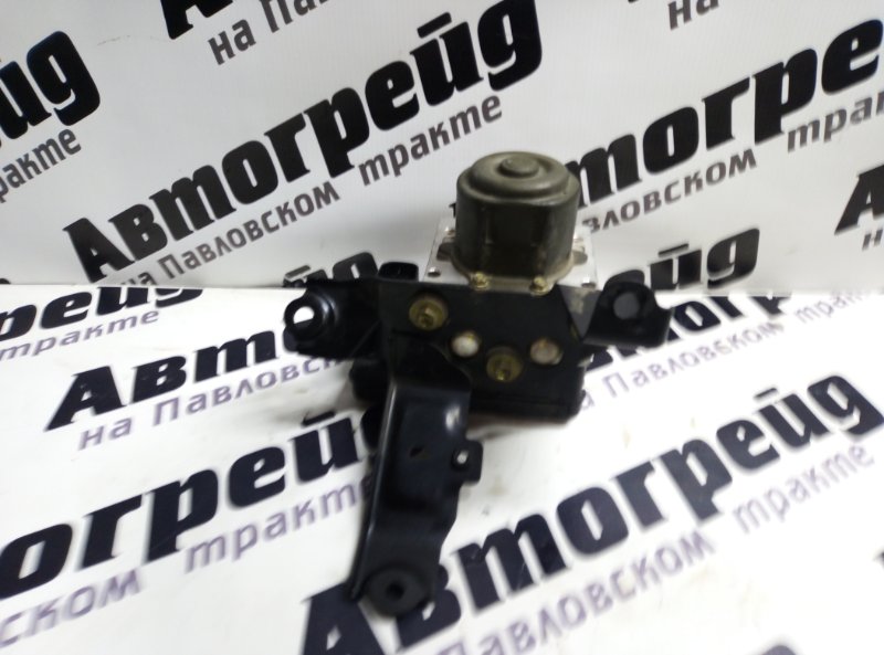 Блок ABS Toyota Ipsum ACM26 2AZ-FE