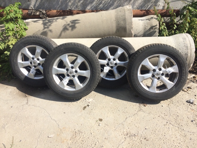 Резина на дисках Toyota RAV4 XA30 2006-2012 225/65 R17 101Q контрактная