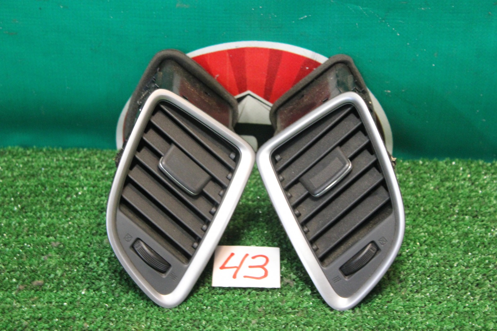 Дефлектор на торпеду. Дефлекторы мазда 6 gh лобового. General motors 96435864. Решетка вентиляции центральной консоли 64229265350. Дефлектор на торпеду.