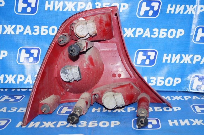 Фонарь задний правый Ford Focus 1 Седан 2.0L Split Port