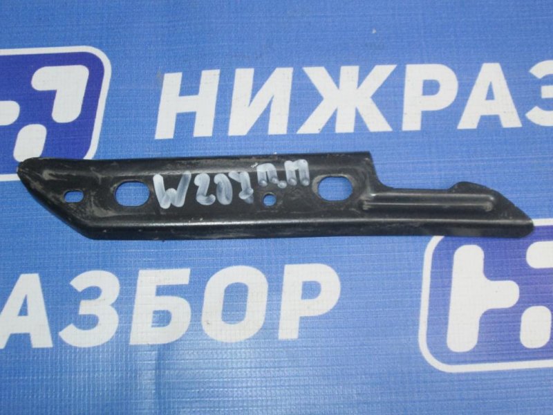 Кронштейн бампера передний Mercedes E 2009-2016 W212 A2078800214 Б/У