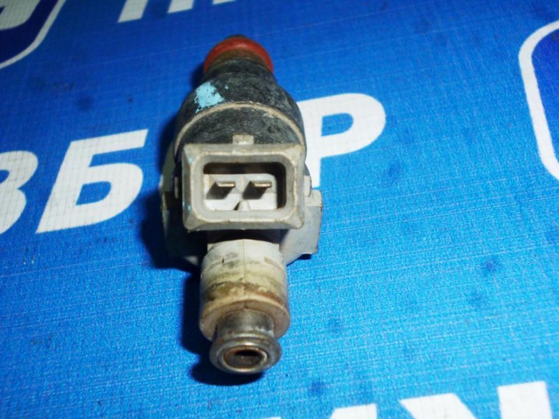 Форсунка A4 B5 1994-2000 8D