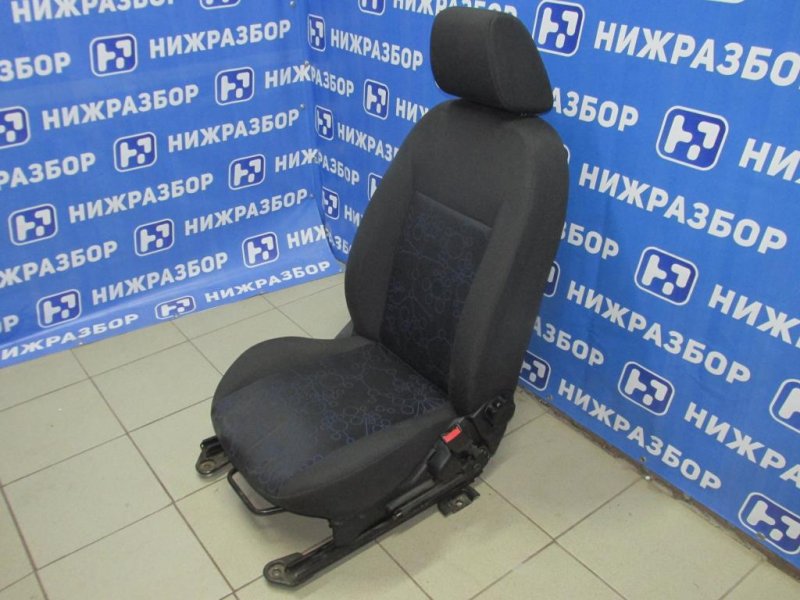 Сиденье переднее правое Ford Fiesta 1.4 (FXJA)