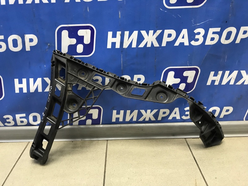 Кронштейн бампера задний Volkswagen Polo Sedan Седан 6RU807393 Б/У