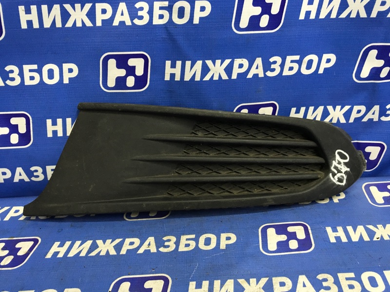 Решетка в бампер передняя левая Volkswagen Polo Sedan Седан 6RU853665C Б/У