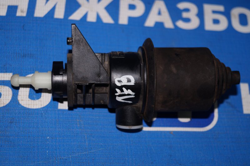 Моторчик корректора фары Renault Duster 2013 2.0 F4RA400 8200211014 Б/У