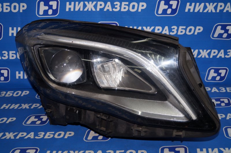 Фара правая Mercedes GLA-class X156 1569067000 Б/У