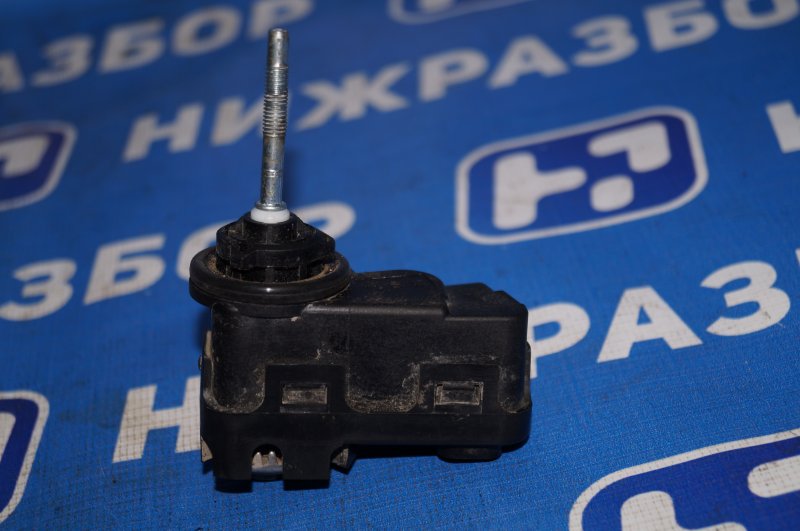 Корректор фар вольво хс90. Трещит корректор фар. Корректор фар рено логан. Механический корректор фар ваз 2110. Фара ленд крузер 100 с корректором.