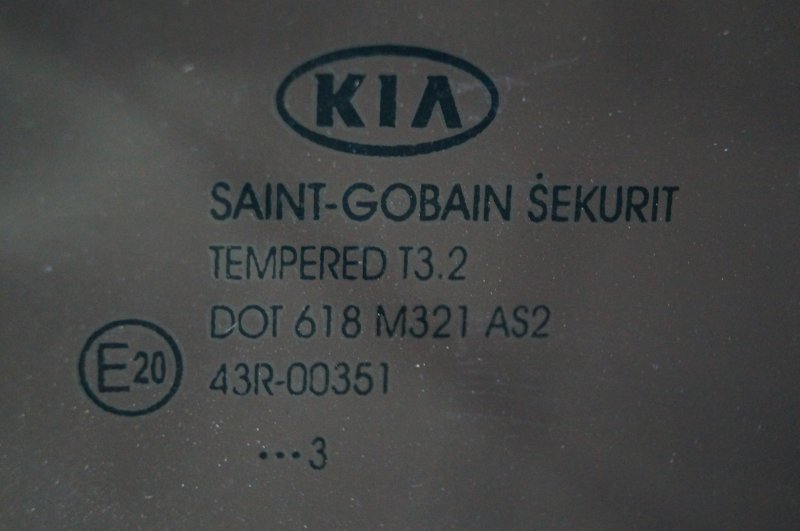 Стекло двери заднее правое Kia Sportage 3 2.0 (G4KD)