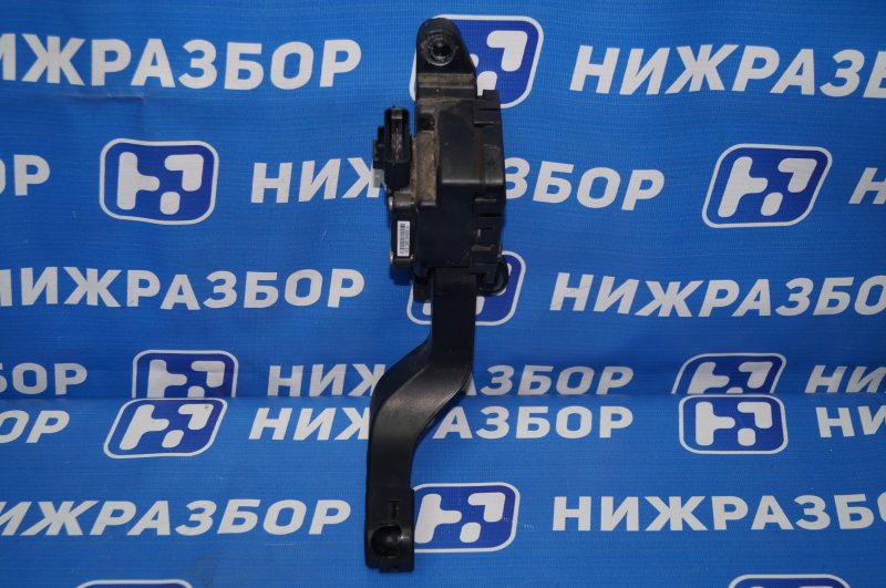 Педаль газа Kia Sportage 3 2013 2.0 (G4KD) 327272S000 Б/У