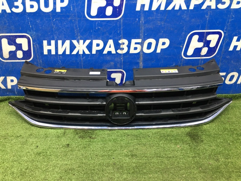 Решетка радиатора Volkswagen Tiguan 5NA853653M Б/У