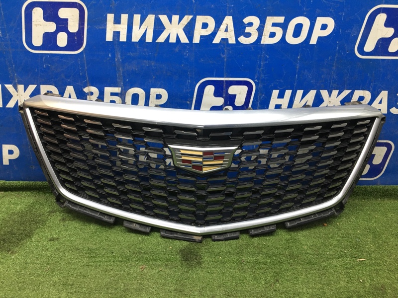 Решетка радиатора Cadillac XT5 1 84226179 Б/У