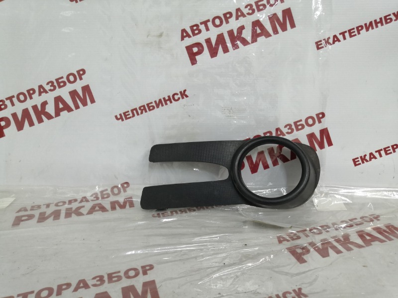 Накладка противотуманной фары передняя левая TOYOTA VITZ NCP13 8148252010 контрактная