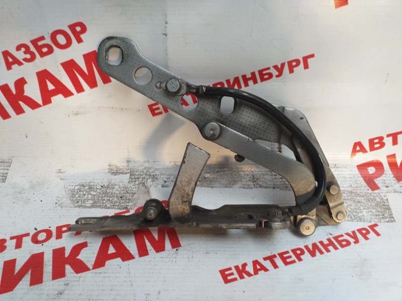 Петля капота левая BMW X3 2004 E83 M54B30 41613452843 контрактная