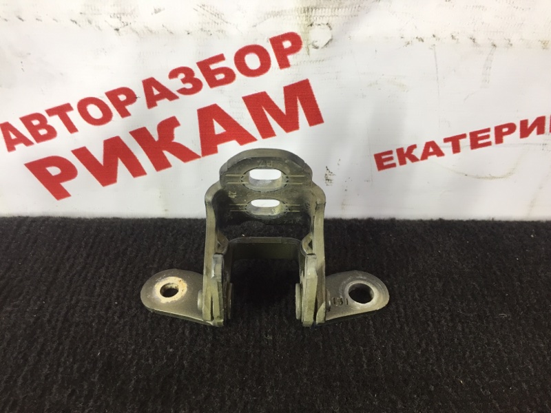 Петля дверная передняя правая JEEP PATRIOT 2008 MK74 ED3 5074256AB Б/У