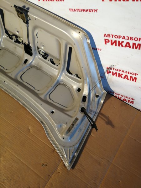 Крышка багажника SPRINTER AE110