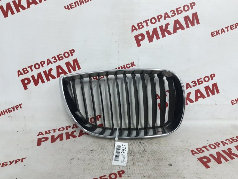 Решетка радиатора передняя правая BMW 1-Series 2005 E87 N45B16 51137077130 контрактная