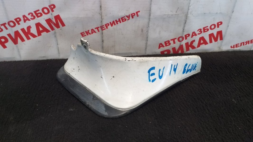 Брызговик задний правый NISSAN BLUEBIRD EU14 788128E000 контрактная