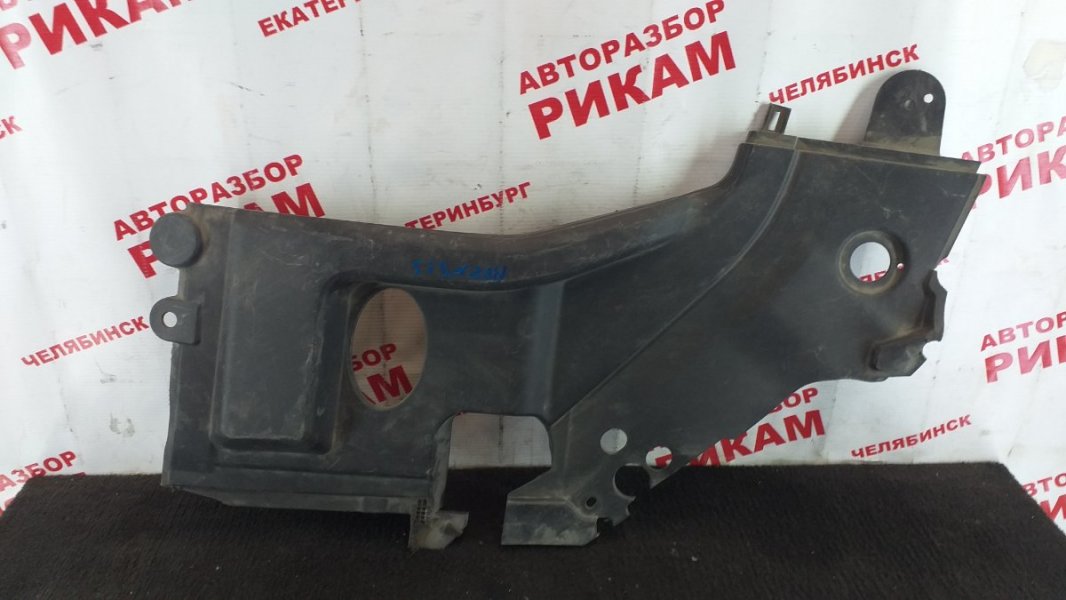 Накладка на телевизор правая TOYOTA AVENSIS AZT250W 5379505010 контрактная