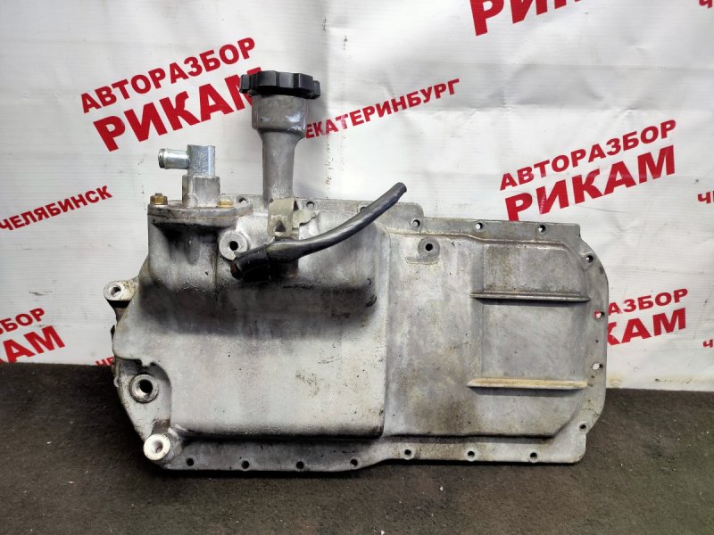 Поддон TOYOTA ESTIMA LUCIDA CXR10 3C-TE 11402-64021 контрактная