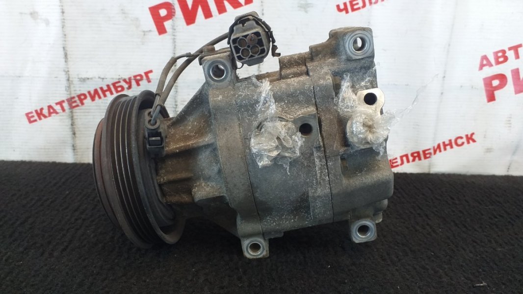 Компрессор кондиционера TOYOTA FUNCARGO 2001 NCP20 2NZ-FE 8832052010 контрактная