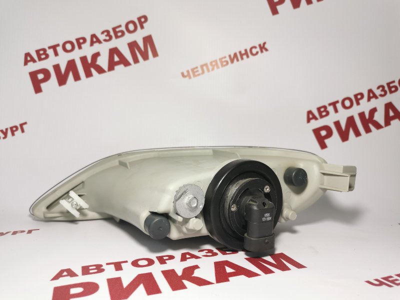 Противотуманная фара правая CAMRY 01-04 ACV30