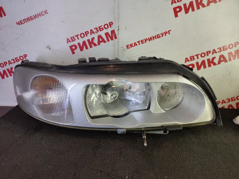 Фара правая VOLVO V70 2006 SW52 B5254T4 30698822 контрактная