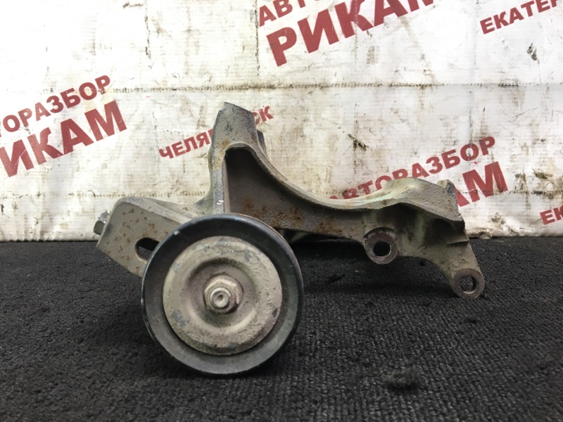 Кронштейн компрессора кондиционера TOYOTA MARK II GX100 1G-FE 8843124060 контрактная