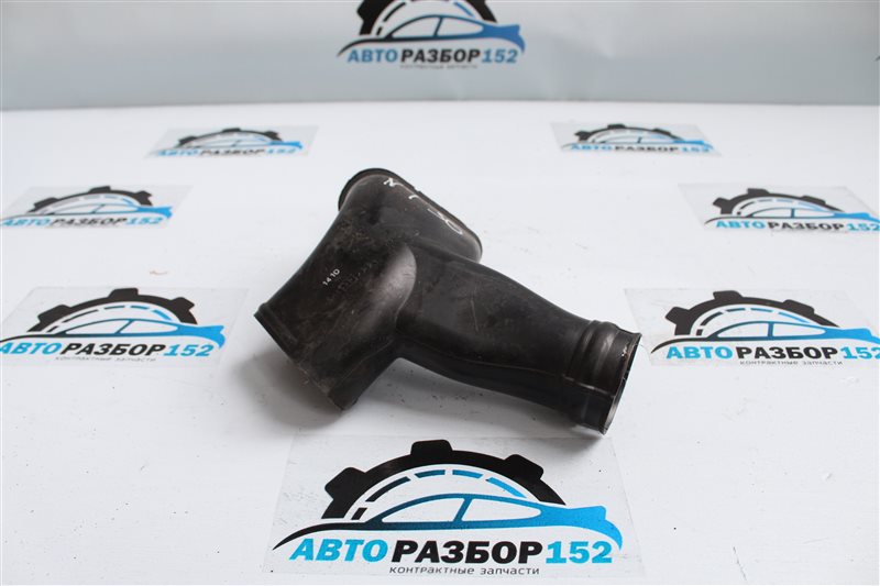 Патрубок воздушного фильтра Nissan X-Trail 2002-2007 T30 QR20DE 165558H303 контрактная