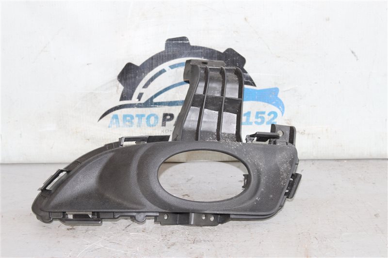 Рамка противотуманки правая Mazda 3 2003-2008 BK LF BN8V50C11 контрактная