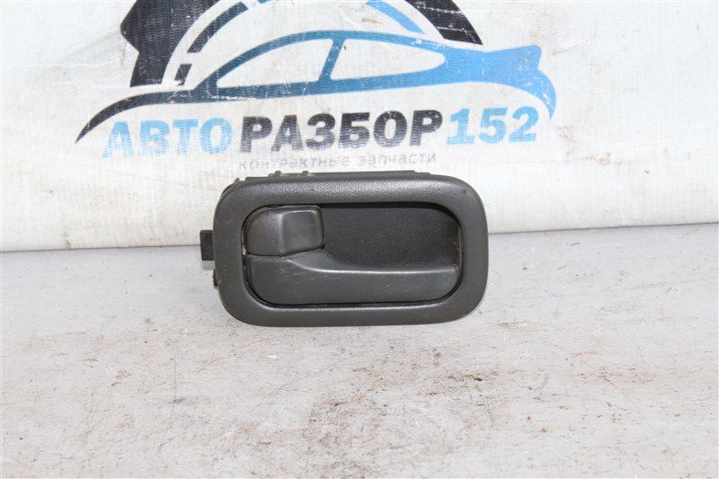 Ручка двери внутренняя передняя левая Nissan X-Trail 2002-2007 NT30 QR20DE 806718H301 контрактная