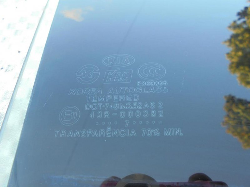 Стекло двери заднее правое Sorento 2008 BL D4CB