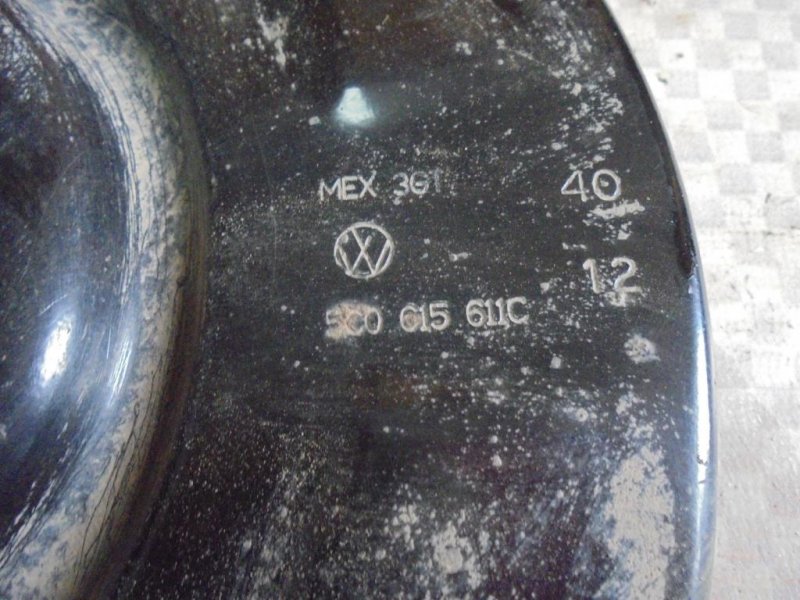 Пыльник тормозного диска задний левый Volkswagen Jetta 162 CLRA