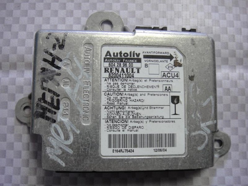 Блок управления AIR BAG Renault Megane 2004 LM2Y K4M760 8200411004 Б/У