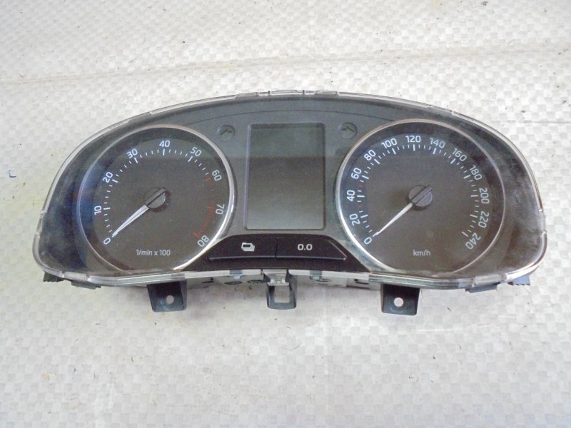 Руль шкода рапид 2014. Панель шкода рапид 2019. Приборная панель шкода рапид 2016. Панель шкода рапид механика. Панель шкода рапид 2014.