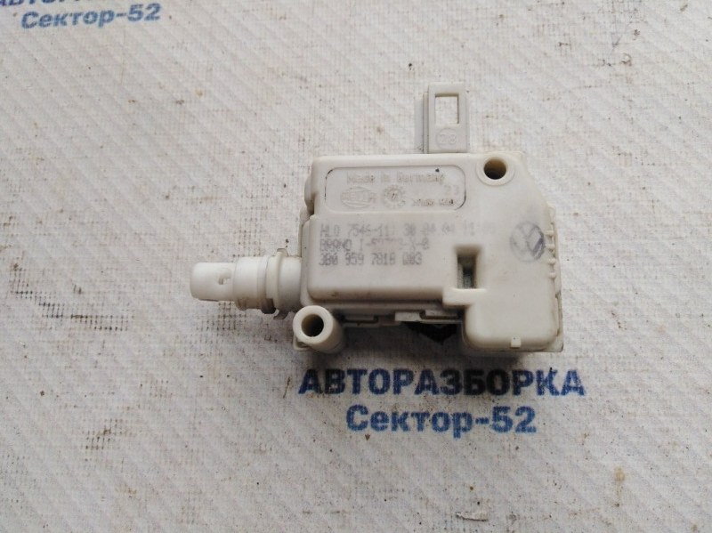 Активатор (привод) замка багажника Skoda Octavia 2004 A4 AEE 3B0959781B Б/У