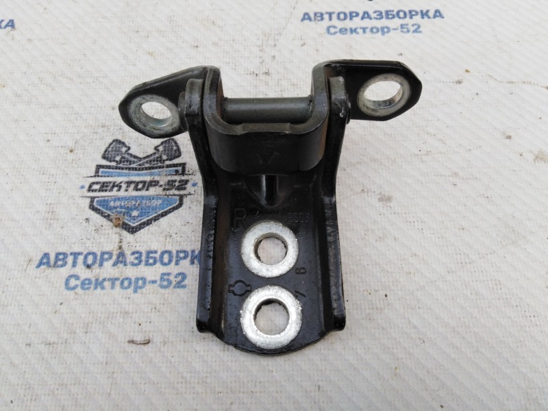 Петля двери задняя правая Nissan Qashqai 2007 J10 MR20DE 824212F030 контрактная