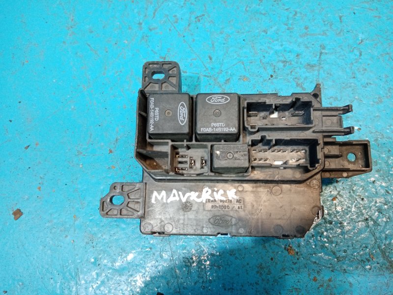 Блок предохранителей Ford Maverick TM1 3L8414N068HBA Б/У