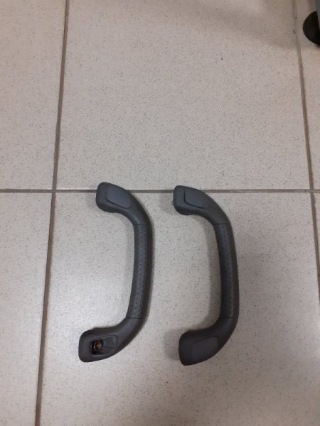 Запчасть ручка салона передняя Toyota Land Cruiser 100 7461060070 Б/У Ручка салона передняя Toyota Land Cruiser 100 7461060070 Б/У