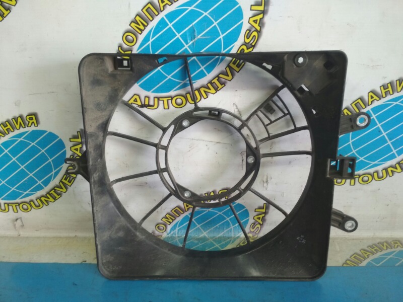 Диффузор радиатора правый Fit 2004 GD1 L13A
