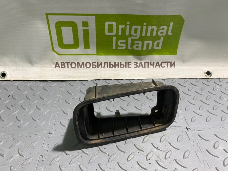 Рамка фонаря задняя правая Mitsubishi Lancer 9 2005 CS седан 4G18 mr379312 контрактная