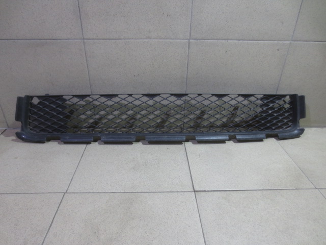 Решетка в бампер центральная Mitsubishi ASX 6402A218 Б/У