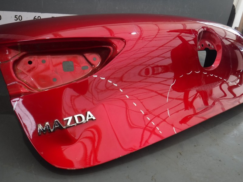 Дверь багажника Mazda3 BP