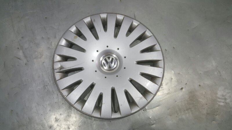 Колпак колеса Volkswagen Passat 2005-2011 B6 3C0601147B Б/У