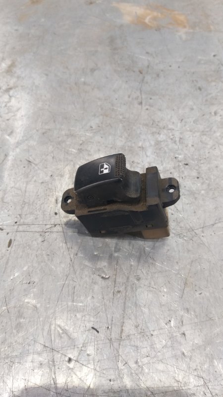 Кнопка стеклоподъёмника передняя правая Kia Rio 2000-2005 DC A5D 935762D000 Б/У