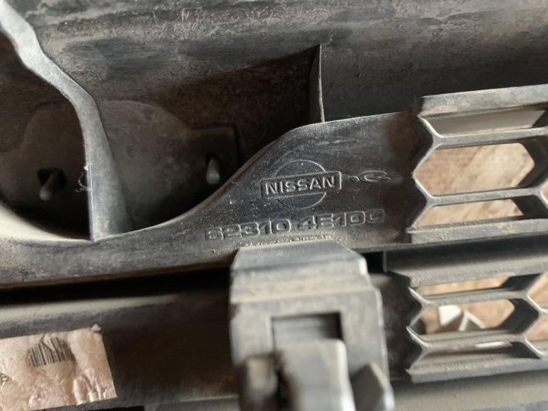 Решетка радиатора Nissan Bluebird U13