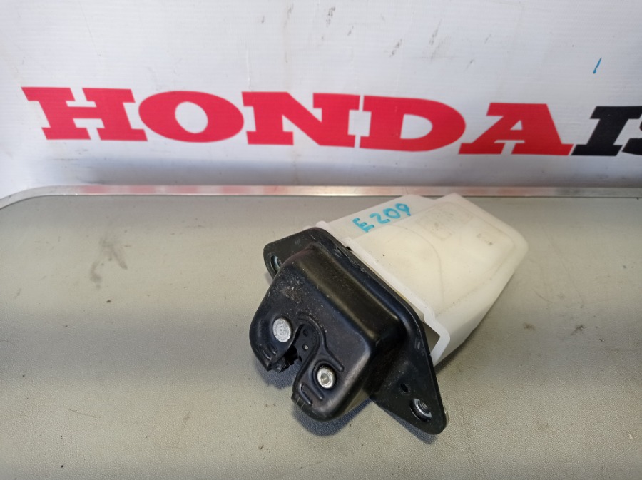 Замок багажника Honda Civic 8 5D 2006-2010 FN1 R18A 74800-SMG-E01 контрактная