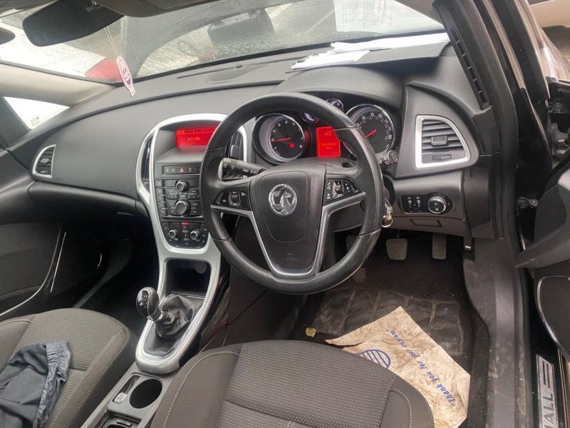 Обшивка двери задняя левая Astra J 2015 P10 A16XER