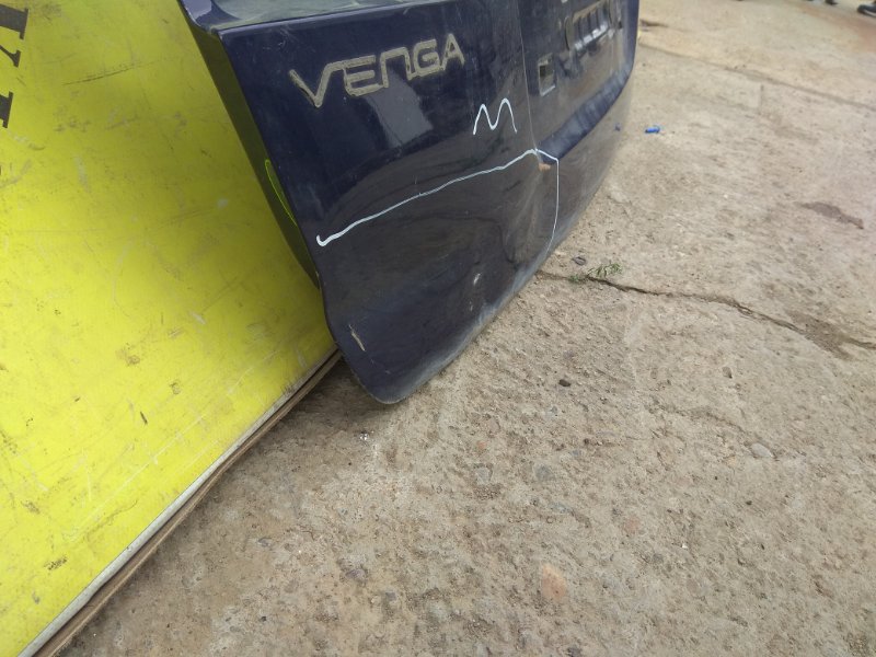 Крышка (дверь) багажника VENGA 2010-2018