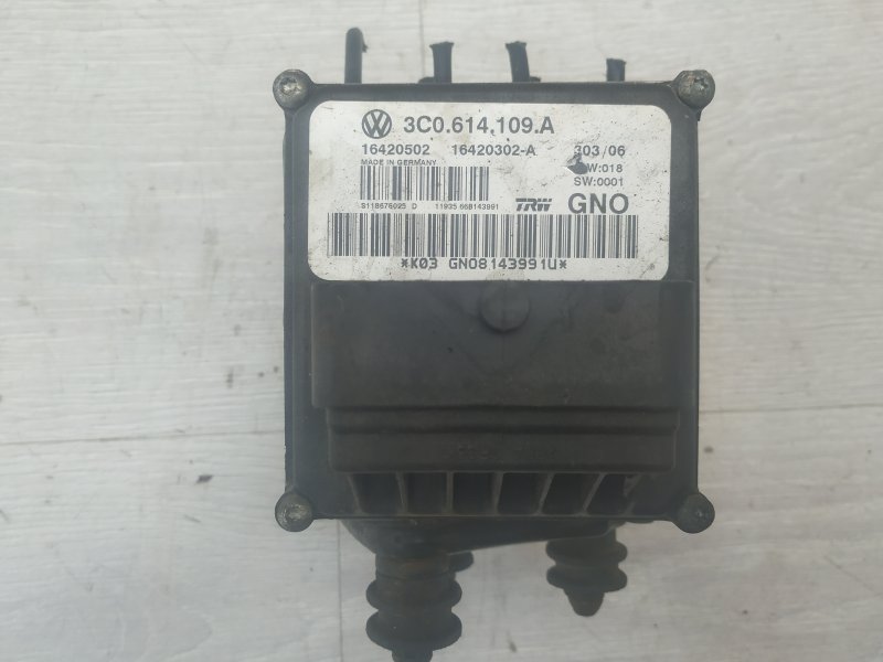 Блок ABS VW Passat 2006 B6 BXE 3C0614109A контрактная